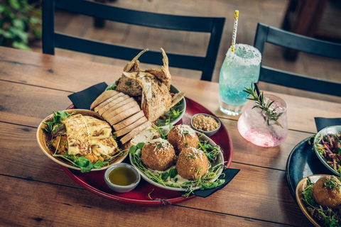 Mick O\'Sheas - Phillip Island Accommodation 10