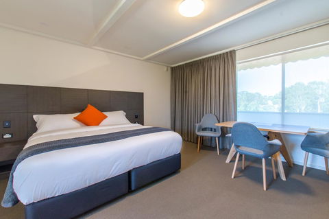 Mick O\'Sheas - Phillip Island Accommodation 16