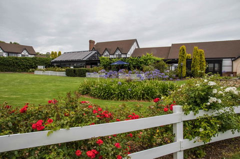 Mick O\'Sheas - Phillip Island Accommodation 31