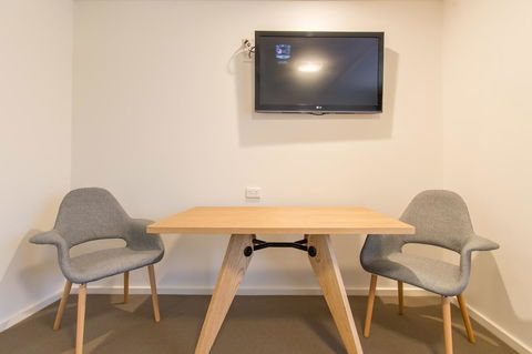 Mick O\'Sheas - Phillip Island Accommodation 13