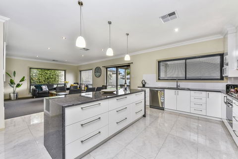 Accommodation On Lansell 2 - Phillip Island Accommodation 4