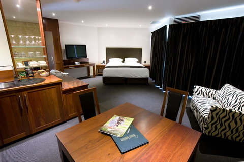 The Commodore - Phillip Island Accommodation 10