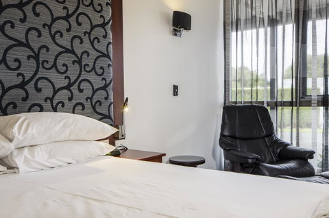 The Commodore - Phillip Island Accommodation 38