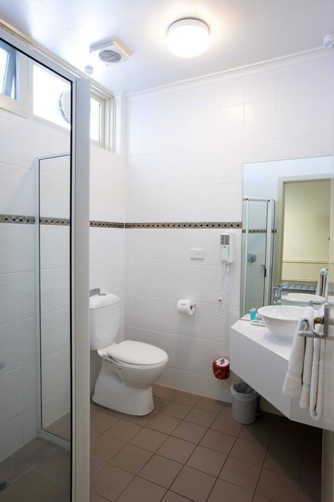 The Commodore - Phillip Island Accommodation 28