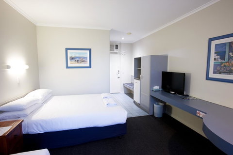 The Commodore - Phillip Island Accommodation 27