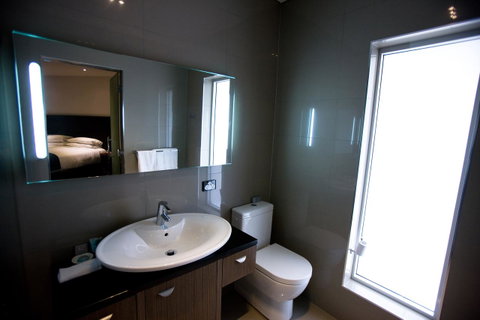 The Commodore - Phillip Island Accommodation 13