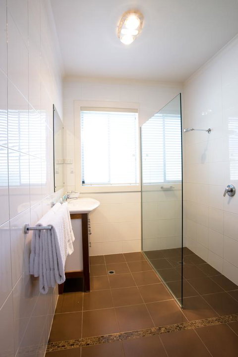 The Commodore - Phillip Island Accommodation 24