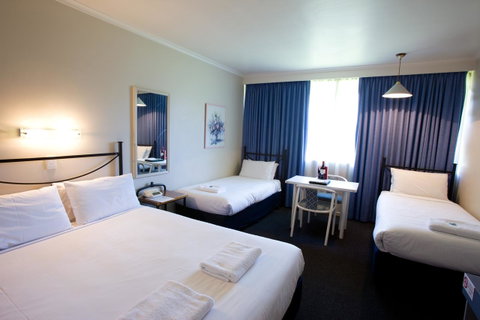 The Commodore - Phillip Island Accommodation 26