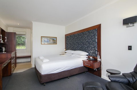 The Commodore - Phillip Island Accommodation 39