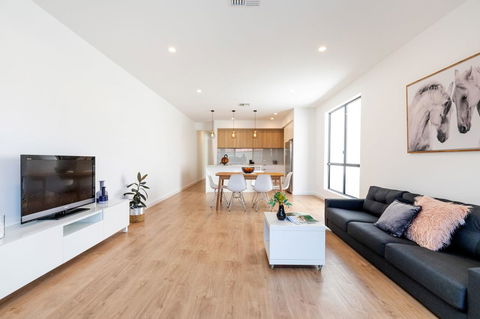 Brand New Affordable Luxury 3 Bedroom 3 Bathrooms House Close To Adelaide City, Chinatown, Beach, Adelaide Airport - Phillip Island Accommodation 5