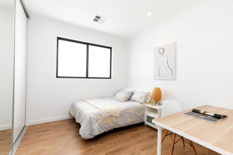 Brand New Affordable Luxury 3 Bedroom 3 Bathrooms House Close To Adelaide City, Chinatown, Beach, Adelaide Airport - Phillip Island Accommodation 8