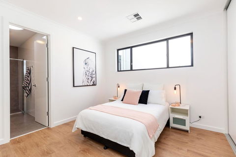 Brand New Affordable Luxury 3 Bedroom 3 Bathrooms House Close To Adelaide City, Chinatown, Beach, Adelaide Airport - Phillip Island Accommodation 0