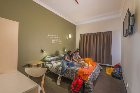 YHA Adelaide Central - Phillip Island Accommodation 39