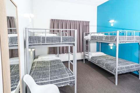YHA Adelaide Central - Phillip Island Accommodation 34