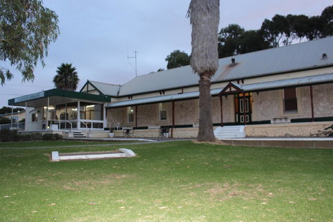 Island Motel Kingscote - Phillip Island Accommodation 1