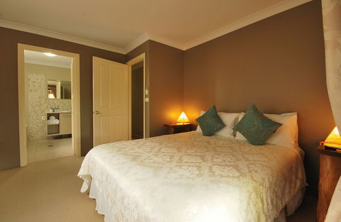 SummerHills Retreat Byron Bay - Phillip Island Accommodation 17