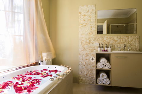 SummerHills Retreat Byron Bay - Phillip Island Accommodation 9