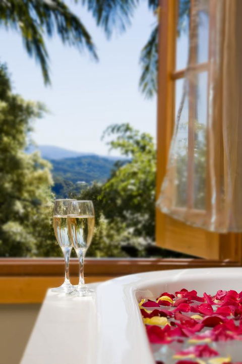 SummerHills Retreat Byron Bay - Phillip Island Accommodation 6