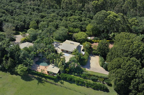 SummerHills Retreat Byron Bay - Phillip Island Accommodation 2