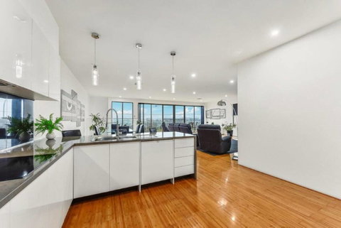 BENGALEE EXECUTIVE TOWNHOUSE- MODERN & STYLISH - Phillip Island Accommodation 7