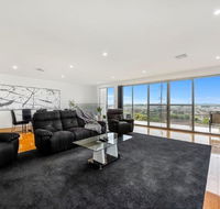 BENGALEE EXECUTIVE TOWNHOUSE- MODERN  STYLISH - Phillip Island Accommodation