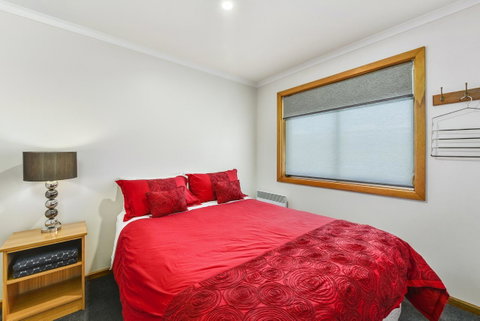 City Four Apartment - Phillip Island Accommodation 5