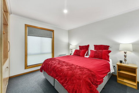 City Four Apartment - Phillip Island Accommodation 3