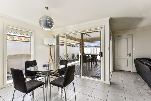 City Fringe Apartment - Phillip Island Accommodation 6