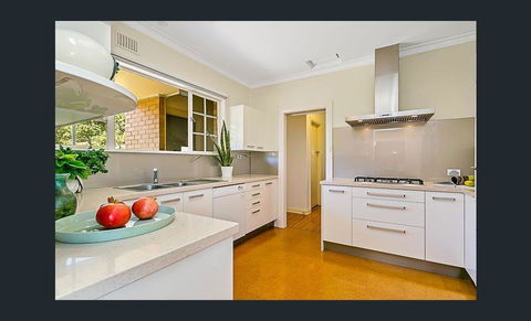 Stunning House With Beautiful Entertainment Area!! - Phillip Island Accommodation 9