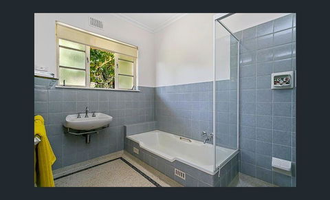 Stunning House With Beautiful Entertainment Area!! - Phillip Island Accommodation 11