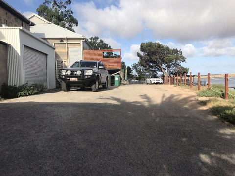 Beachside & Jetty View Apartment 6 - Captain\'s Apt - Phillip Island Accommodation 8