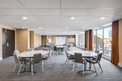 Adina Apartment Hotel Wollongong - Phillip Island Accommodation 29