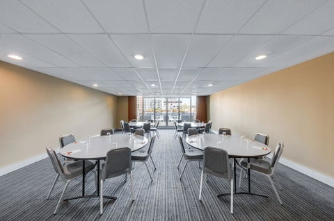 Adina Apartment Hotel Wollongong - Phillip Island Accommodation 37