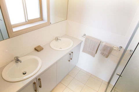 Waterfront On Jefferson, At Wellington Marina, SA - Phillip Island Accommodation 11