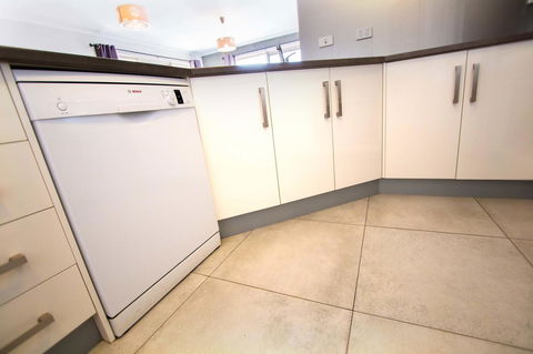 Waterfront On Jefferson, At Wellington Marina, SA - Phillip Island Accommodation 7