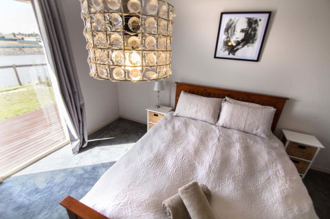 Waterfront On Jefferson, At Wellington Marina, SA - Phillip Island Accommodation 10