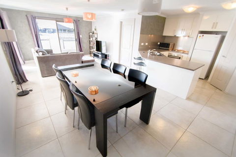 Waterfront On Jefferson, At Wellington Marina, SA - Phillip Island Accommodation 3