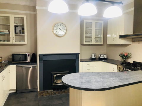 Belmore Cottage - Phillip Island Accommodation 6