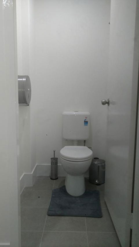 Perth City Backpackers Hostel - Note - Valid Passport Required To Check In - Phillip Island Accommodation 16