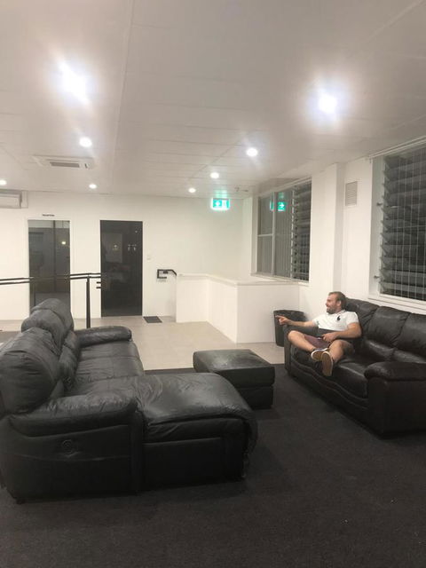 Perth City Backpackers Hostel - Note - Valid Passport Required To Check In - Phillip Island Accommodation 12