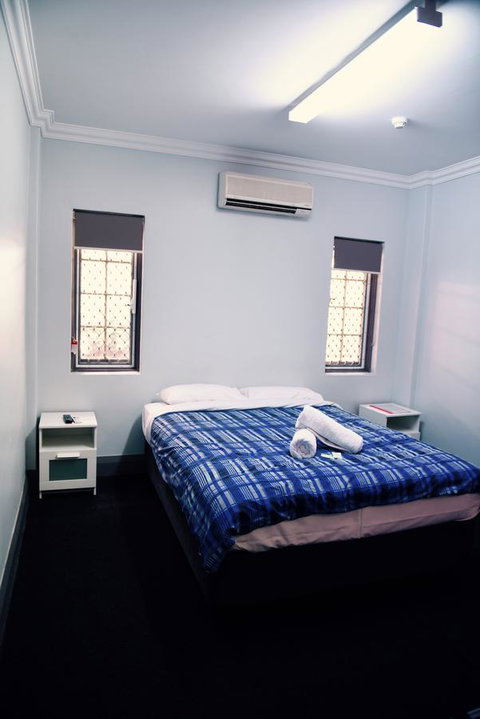 The Emperors Crown Hostel - Phillip Island Accommodation 27