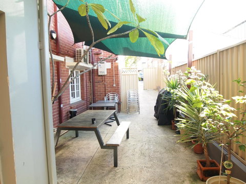 The Emperors Crown Hostel - Phillip Island Accommodation 17