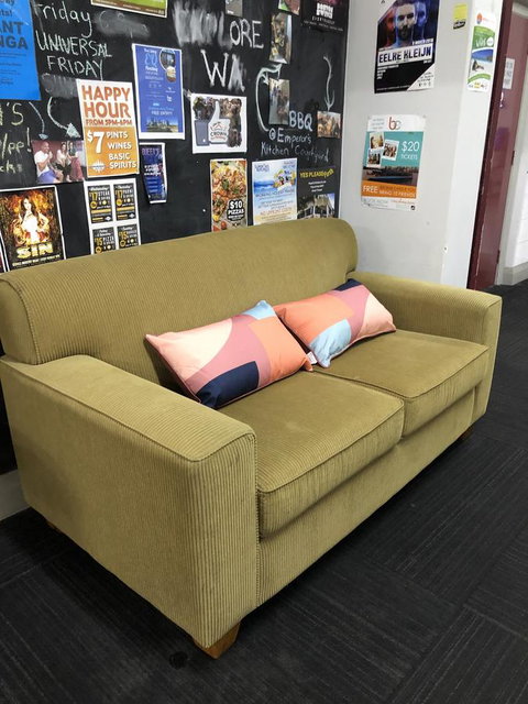 The Emperors Crown Hostel - Phillip Island Accommodation 1