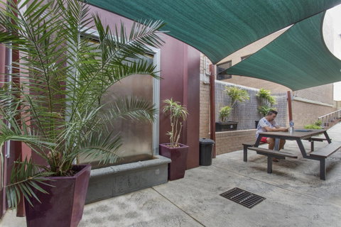 The Emperors Crown Hostel - Phillip Island Accommodation 12
