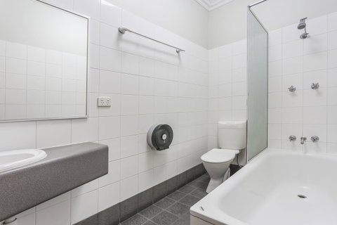 The Emperors Crown Hostel - Phillip Island Accommodation 26