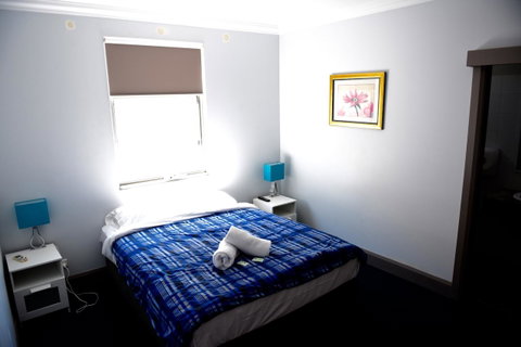 The Emperors Crown Hostel - Phillip Island Accommodation 29