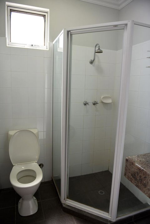 The Emperors Crown Hostel - Phillip Island Accommodation 31
