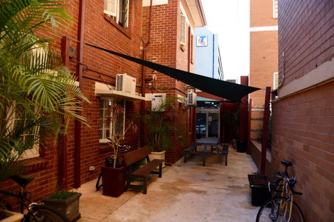 The Emperors Crown Hostel - Phillip Island Accommodation 10