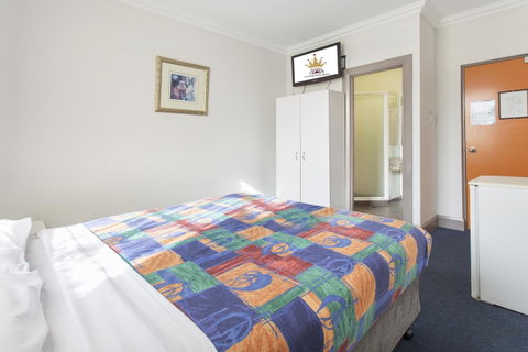 The Emperors Crown Hostel - Phillip Island Accommodation 23