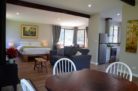 The Floating Forest - Phillip Island Accommodation 13